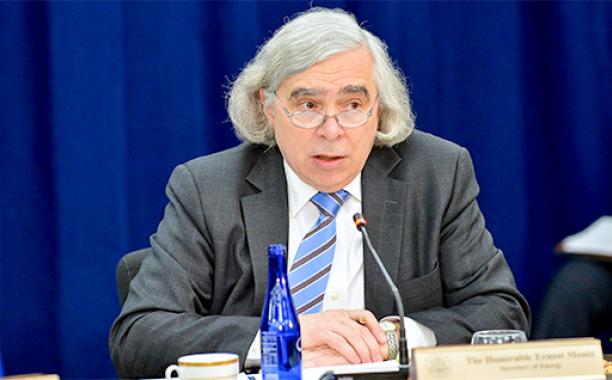 A group led by former Energy Secretary Ernie Moniz is planning an 11-month project on air capture. U.S. Department of State/Wikipedia