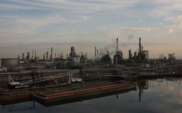  The Point Breeze refinery sits along the Schuylkill River in Philadelphia. (Kellie McGinn/Philadelphia Energy Solutions) 