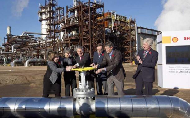 From left, Alberta Energy Minister Marg McCuaig-Boyd, Shell Canada President Lorraine Mitchelmore, CEO of Royal Dutch Shell Ben van Beurden, Marathon Oil Executive Brian Maynard, Shell ER Manager, Stephen Velthuizen, and British High Commissioner to Canada Howard Drake open the valve to the Quest carbon capture and storage facility in Fort Saskatchewan on Nov. 6, 2015. Quest is designed to capture and safely store more than one million tonnes of CO2 each year an equivalent to the emissions from about 250,00