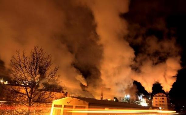 Cooling towers and smoke stacks are seen at the Vresova coal gasification plant near the city of Sokolov, February 3, 2010. REUTERS/PETR JOSEK